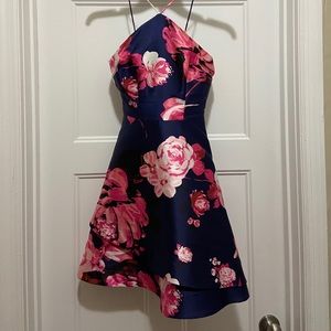 FLORAL DRESS. GREAT CONDITION